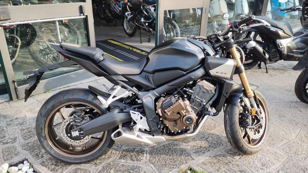 Honda CB 650 R E-Clutch (2024 - 25)