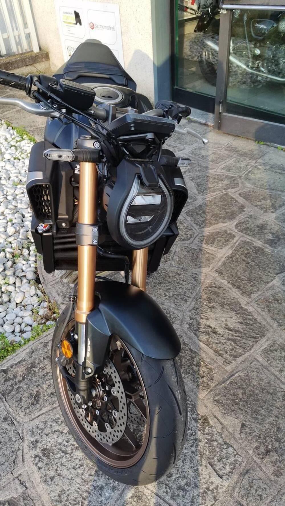 Honda CB 650 R E-Clutch (2024 - 25) (2)