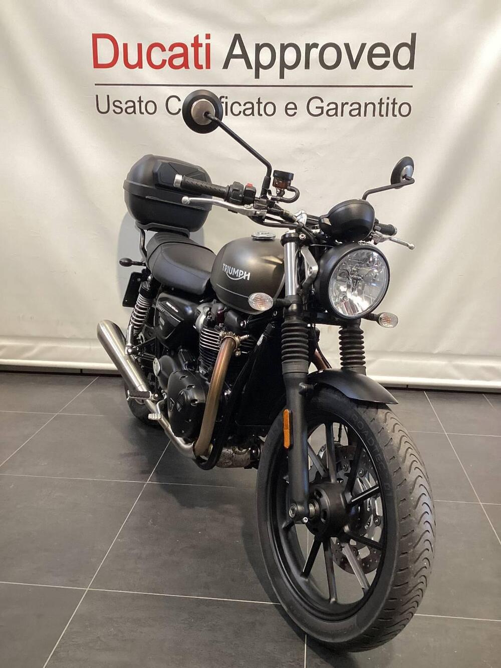 Triumph Street Twin 900 (2021 - 22) (2)