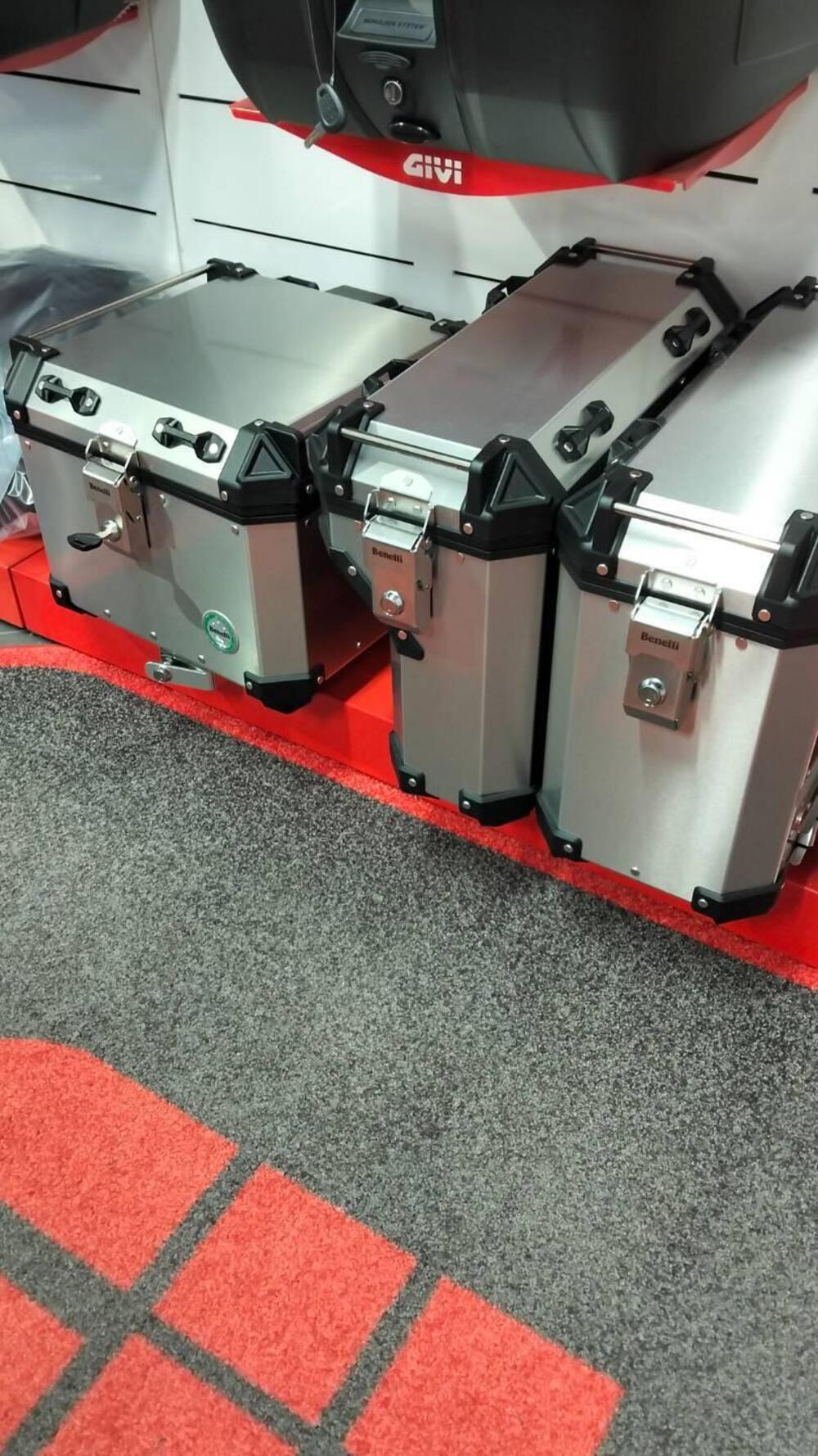 TRIS VALIGIE TRK 702 702X Benelli (2)