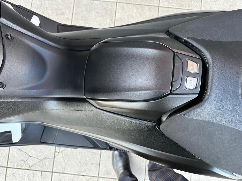 Yamaha T-Max 530 SX Sport Edition (2018 - 19) (8)