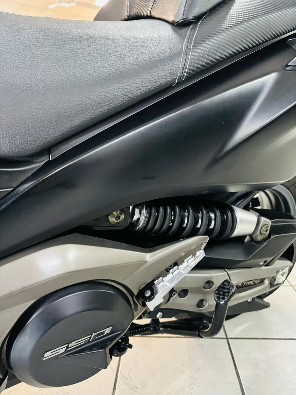 Kymco AK 550 ETS (2021 - 25) (3)