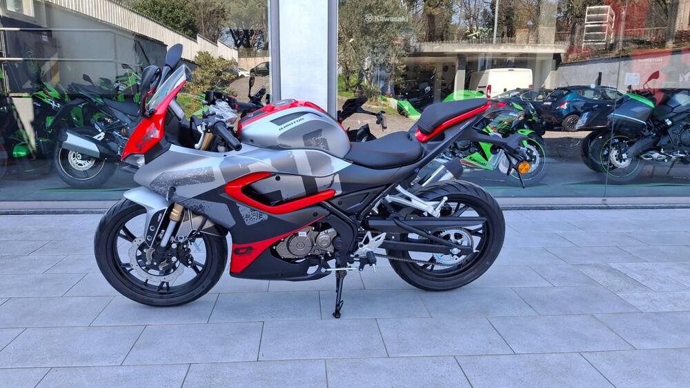 QJ Motor SRK 125 R (2024) (3)