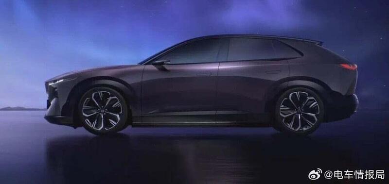 Nuova Mazda CX-6e