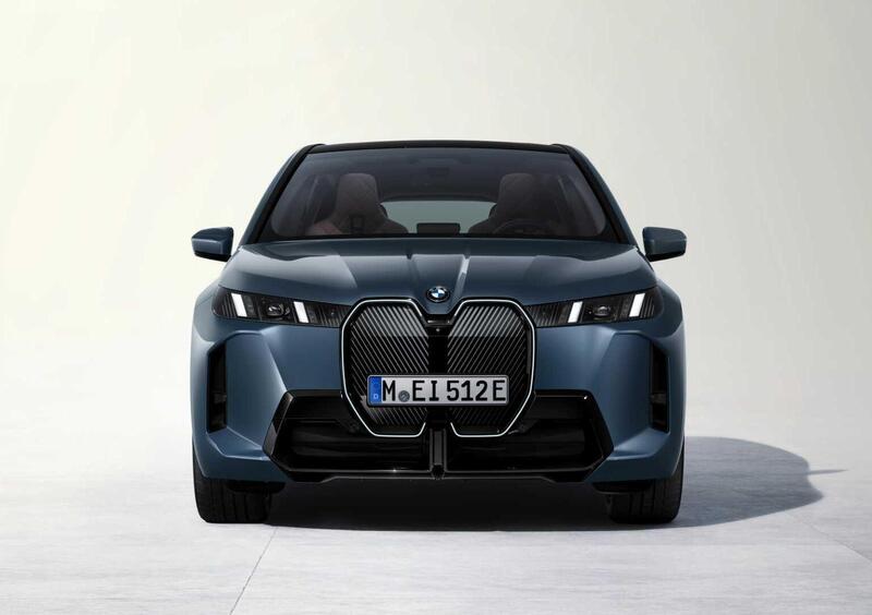 BMW iX (2)