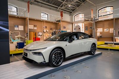 XPeng: a Milano il debutto ufficiale della berlina P7+, nuovi Suv e il nuovo robot umanoide 