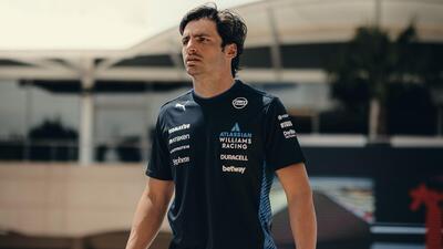 F1. GP Bahrain, Sainz contro la FIA per la multa: "5 secondi non valgono 10.000 euro". Sulle differenze tra motore Ferrari e Mercedes...