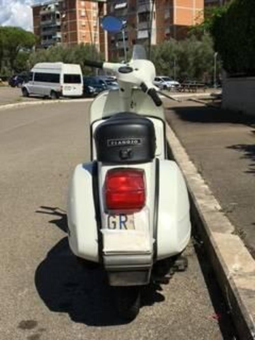 Piaggio VESPA P125X (3)
