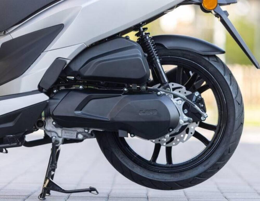 Um Italia Wynwood 125 (2025) (11)