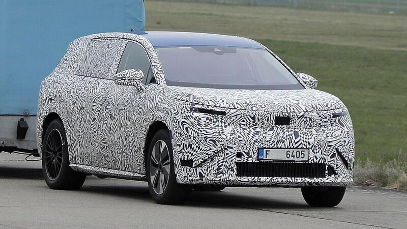 Skoda, in arrivo un nuovo SUV elettrico a 7 posti: oltre 600 km di autonomia [Foto Spia]