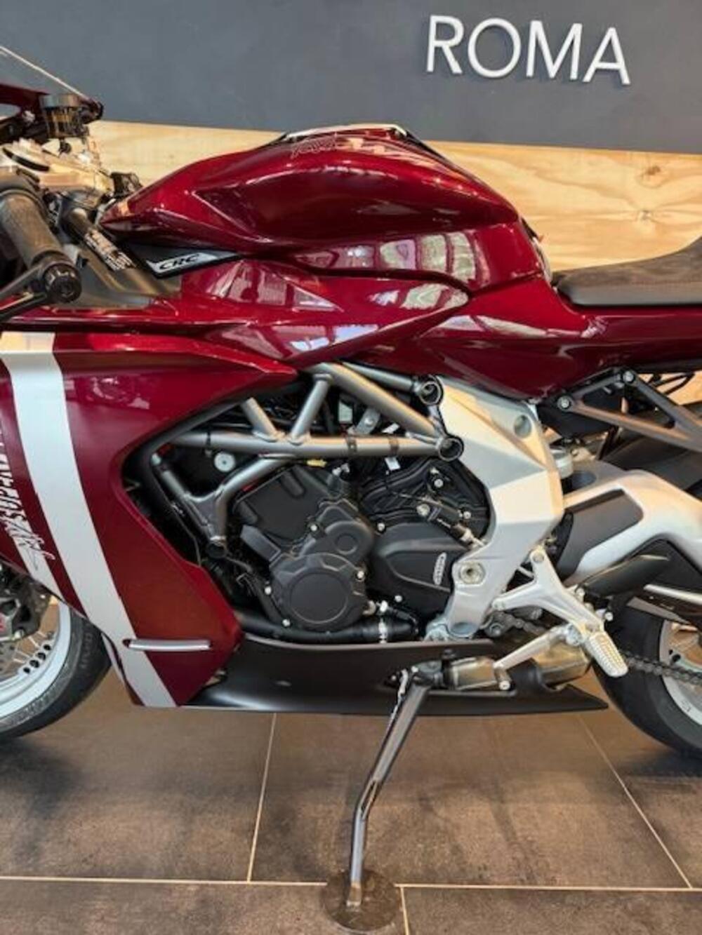 MV Agusta Superveloce 800 98 (2023 - 25) (4)