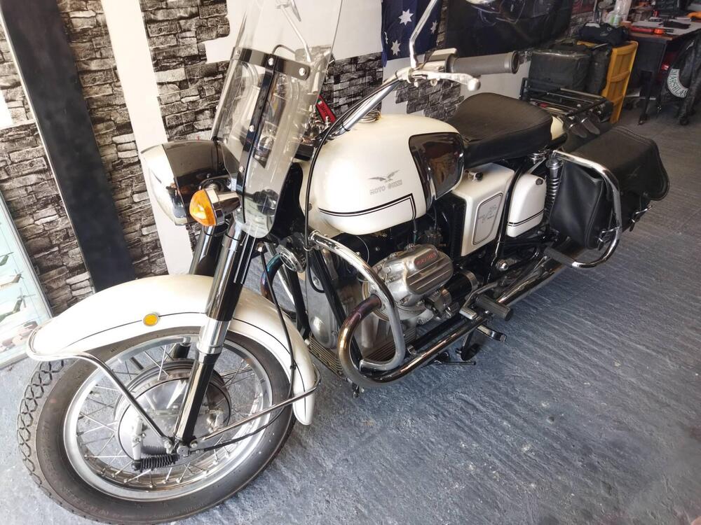 Moto Guzzi V7 700cc (15)