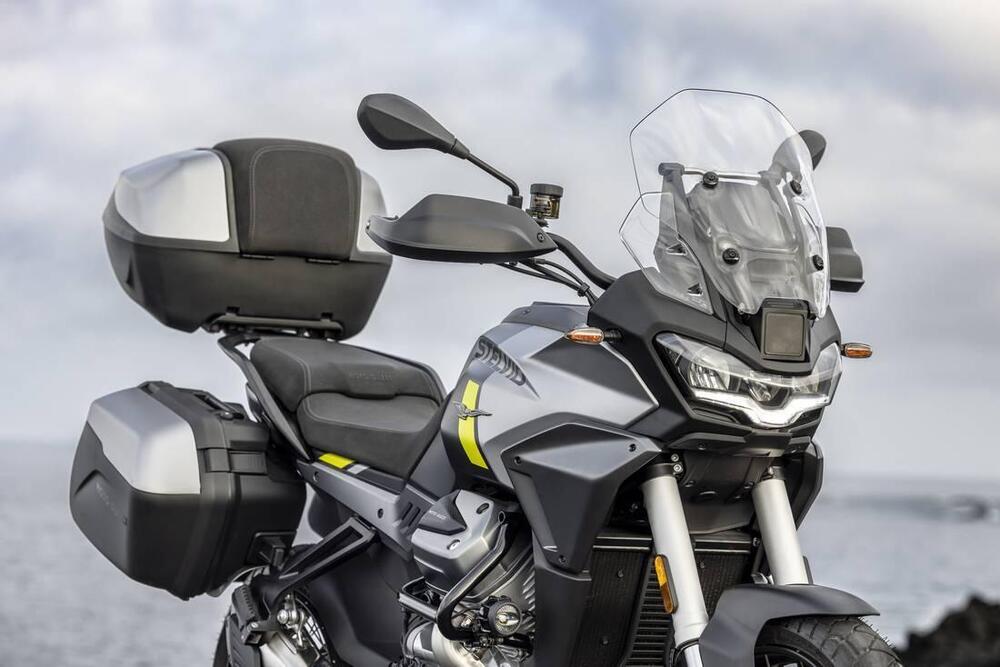 Moto Guzzi Stelvio (2024 - 26) (4)
