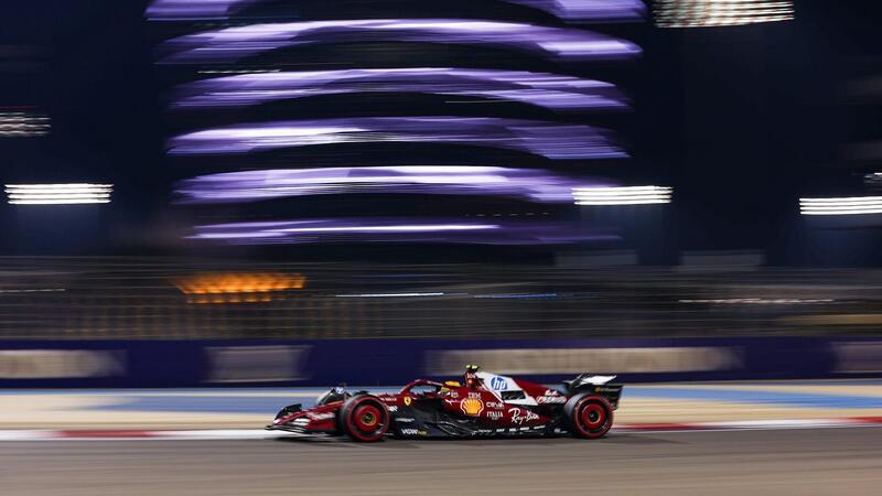F1. GP Bahrain, Leclerc: &quot;Dobbiamo ancora sfruttare al massimo l&#039;aggiornamento&quot;. Hamilton: &quot;Ferrari fa passi avanti&quot;