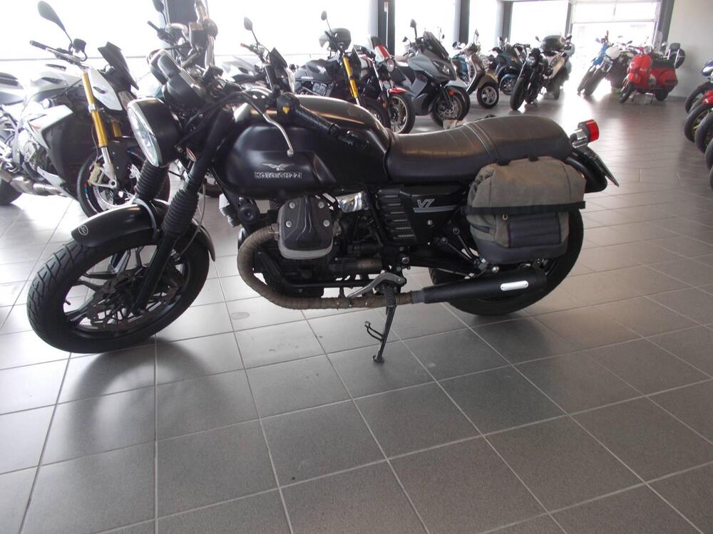 Moto Guzzi V7 Stone (2012 - 15) (5)