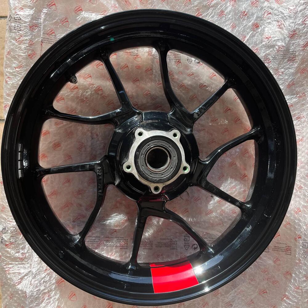 Cerchio posteriore originale Ducati Multistrada V4