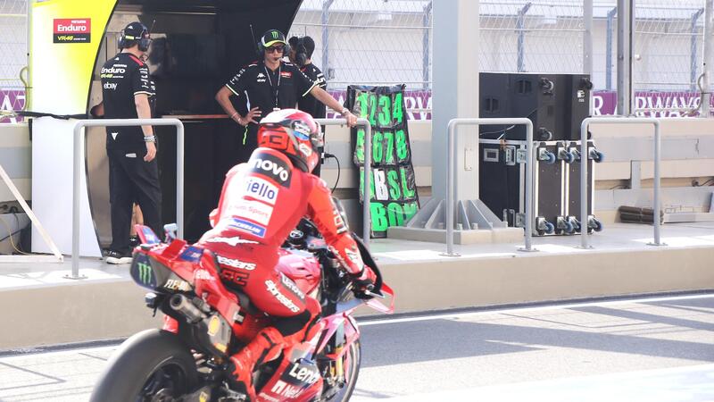 Marc Marquez rientra in pista sotto gli occhi di Valentino Rossi