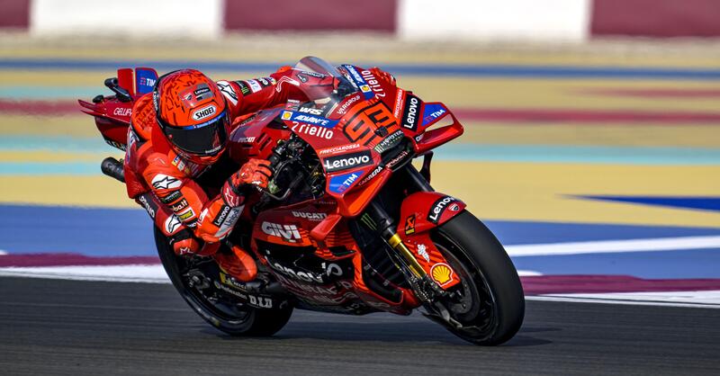 MotoGP. GP del Qatar. Marc Marquez, pole all&#039;ultimo soffio (e record), Pecco Bagnaia cade, &egrave; 11&deg; [RISULTATI]