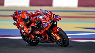 MotoGP. GP del Qatar. Marc Marquez, pole all'ultimo soffio (e record), Pecco Bagnaia cade, &egrave; 11&deg; [RISULTATI]