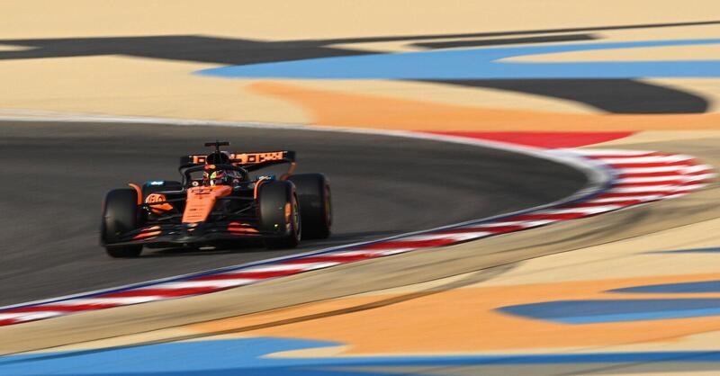 F1. GP Bahrain, McLaren domina anche le FP3 con Piastri e Norris. Terzo Leclerc e 10&deg; Hamilton