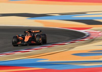 F1. GP Bahrain, McLaren domina anche le FP3 con Piastri e Norris. Terzo Leclerc e 10° Hamilton