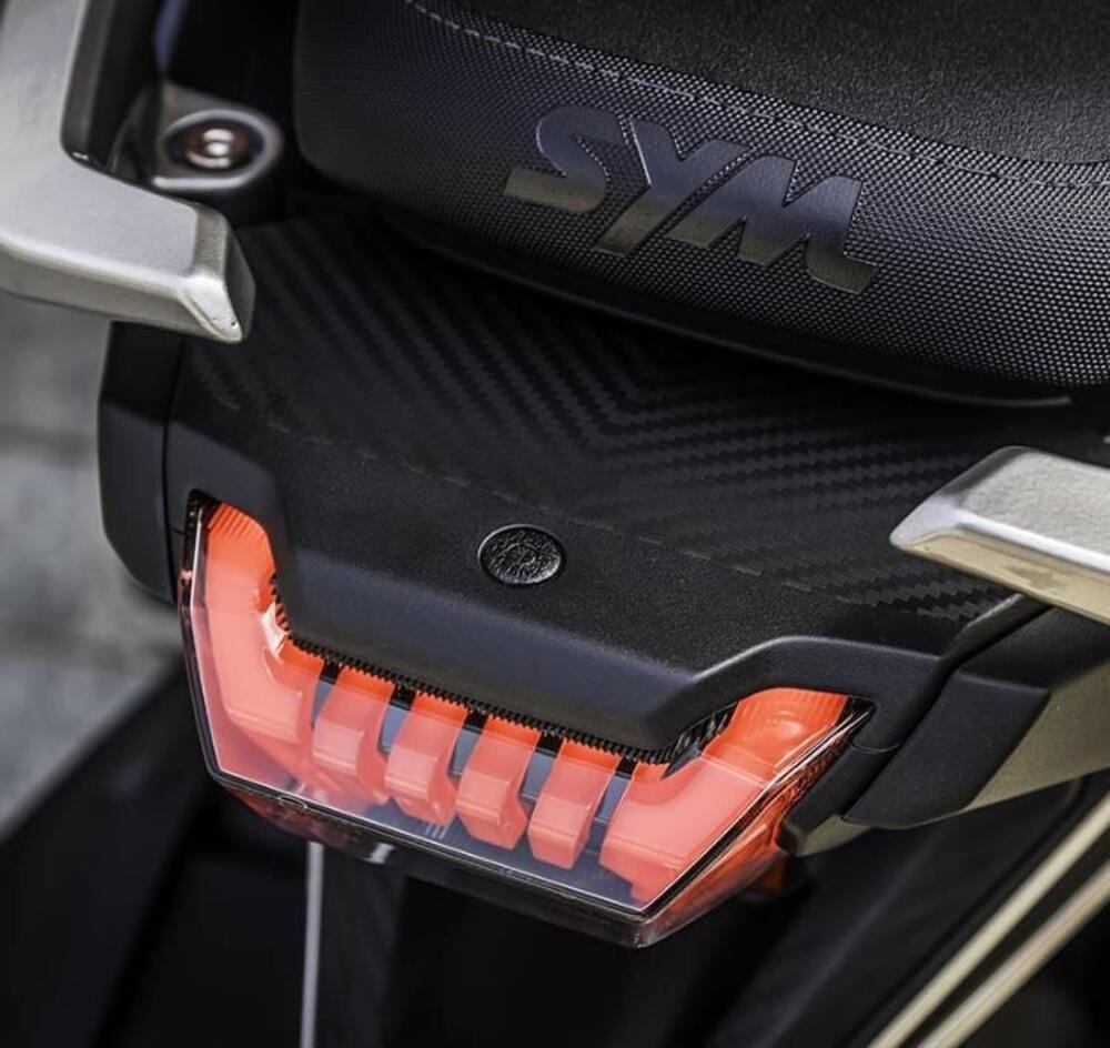 Sym Joymax 300 Z (2025) (4)