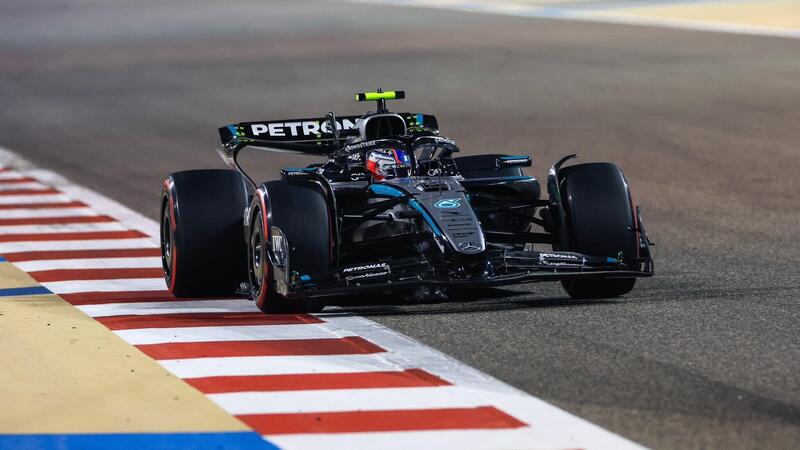 F1. Qualifiche GP Bahrain, Mercedes penalizzate: Russell ed Antonelli perdono una posizione in griglia. Leclerc secondo
