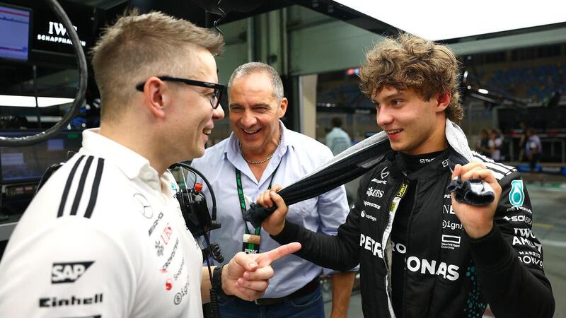 F1. Qualifiche GP Bahrain, nonostante la penalit&agrave; Kimi Antonelli sorride: &quot;Complicato sfidare le McLaren, ma con Ferrari &egrave; un altro discorso&quot;