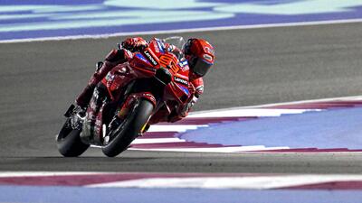 MotoGP. GP del Qatar. Marc Marquez vince ancora! Penalizzato Maverick Vinales (era 2&deg;): sul podio Pecco Bagnaia e Franco Morbidelli, tanti incidenti [RISULTATI]