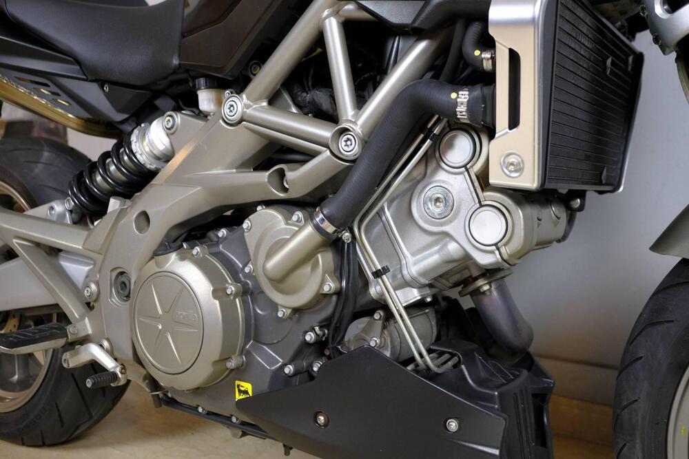 Aprilia Shiver 750 ABS (2010 - 17) (6)