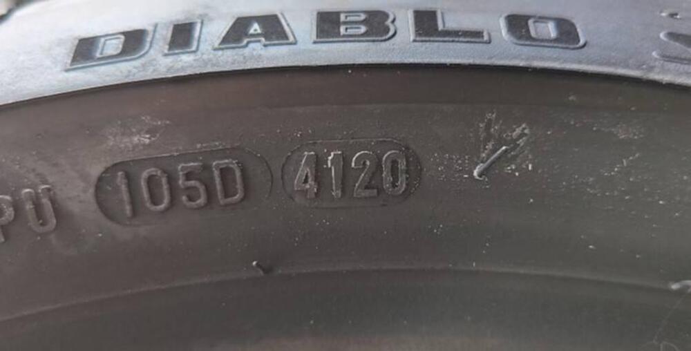 Gomme Pirelli per Panigale 899/959/V2 - 2 Treni (4)