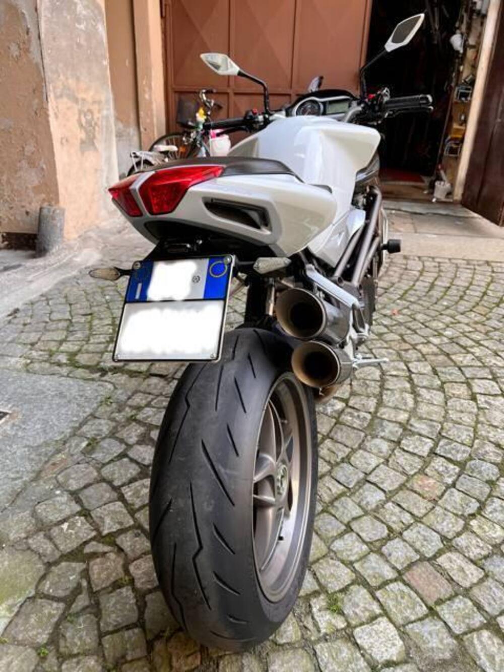MV Agusta Brutale 990 R (2009 - 12) (6)
