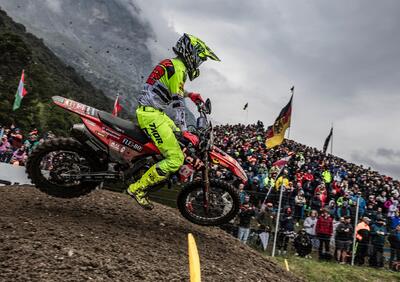 Tony Cairoli torna dietro al cancelletto: lo abbiamo seguito dietro alle quinte per tutto il weekend