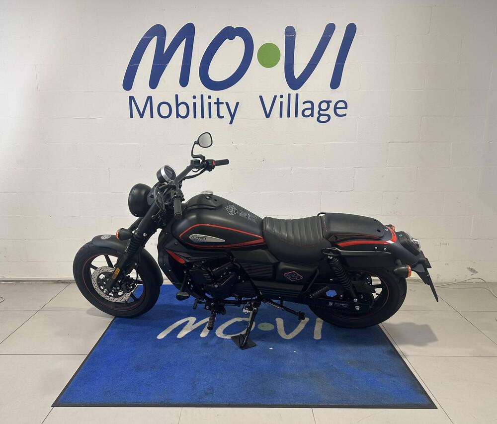 Um Italia Renegade Vegas 300 (2023 - 25) (5)