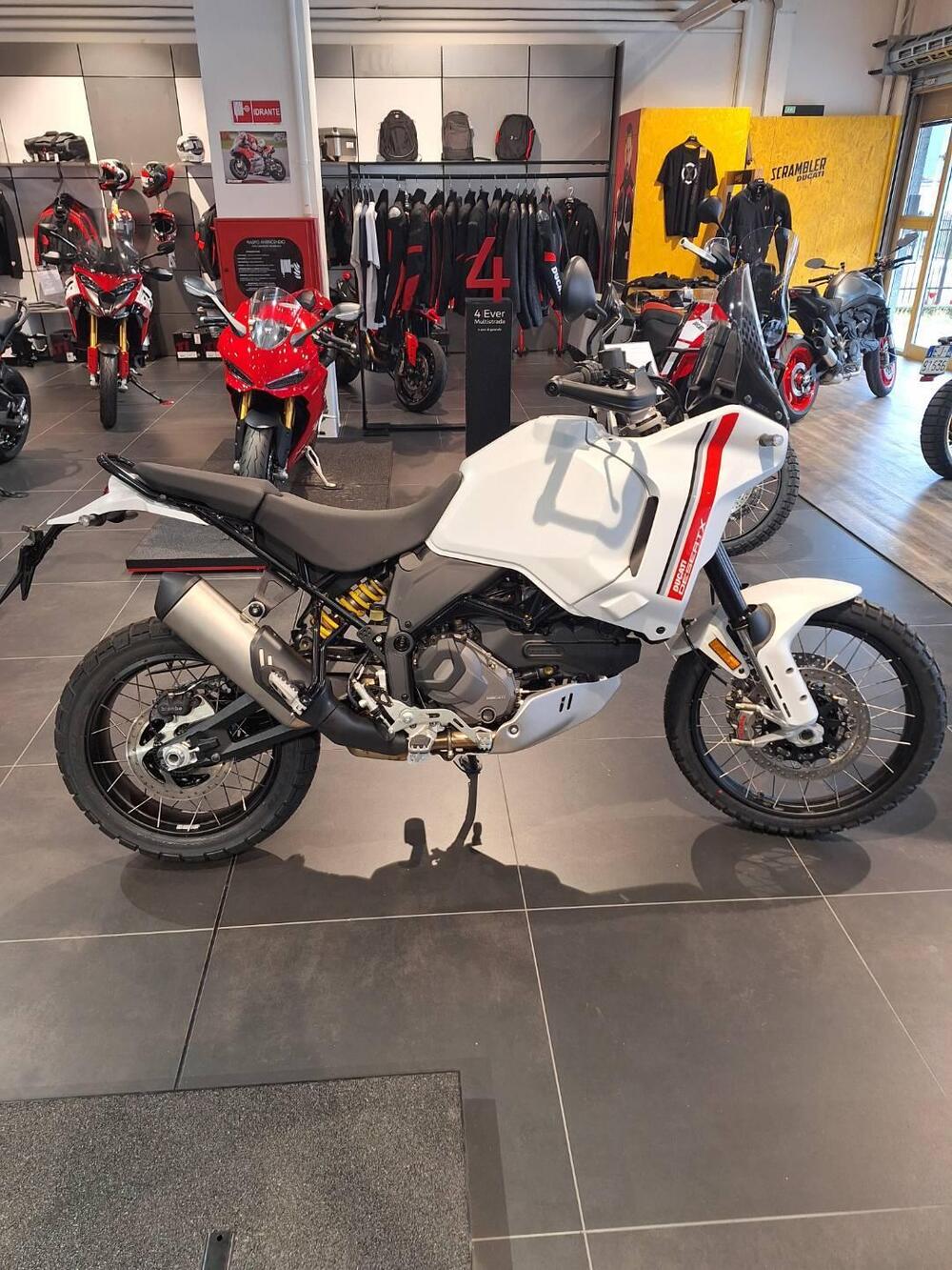 Ducati DesertX (2022 - 25) (4)