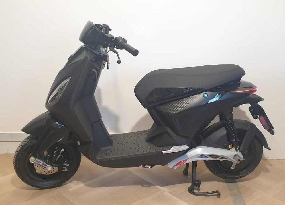 Piaggio 1 Active (2022 - 25) (2)