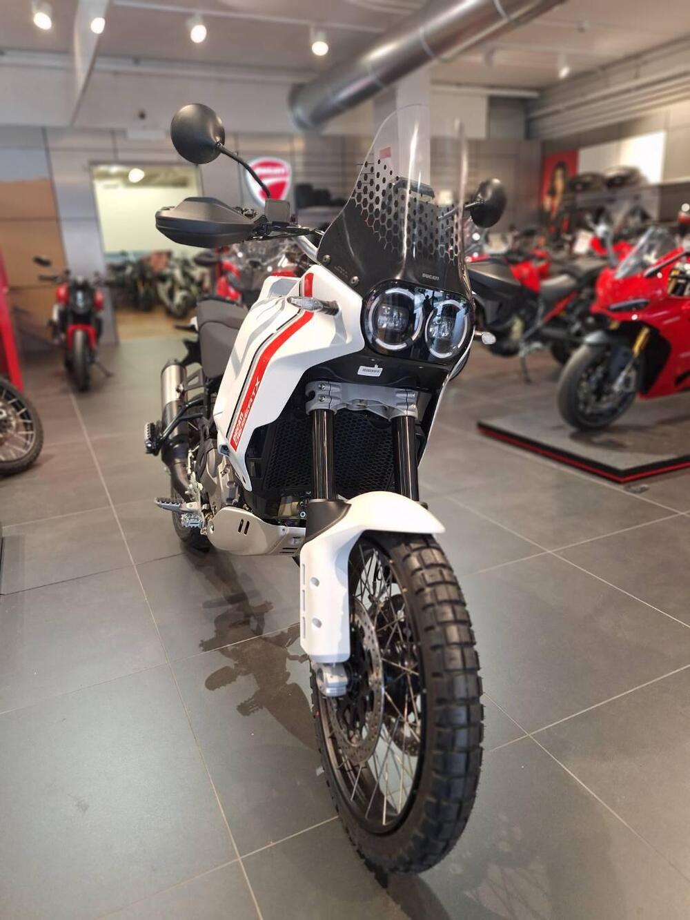 Ducati DesertX (2022 - 25) (2)