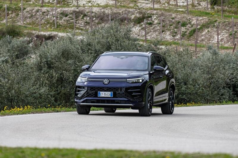 Volkswagen Tayron: PROVA del TDI 4Motion e dell&#039;ibrida | Prova, Prezzi e Consumi [VIDEO]
