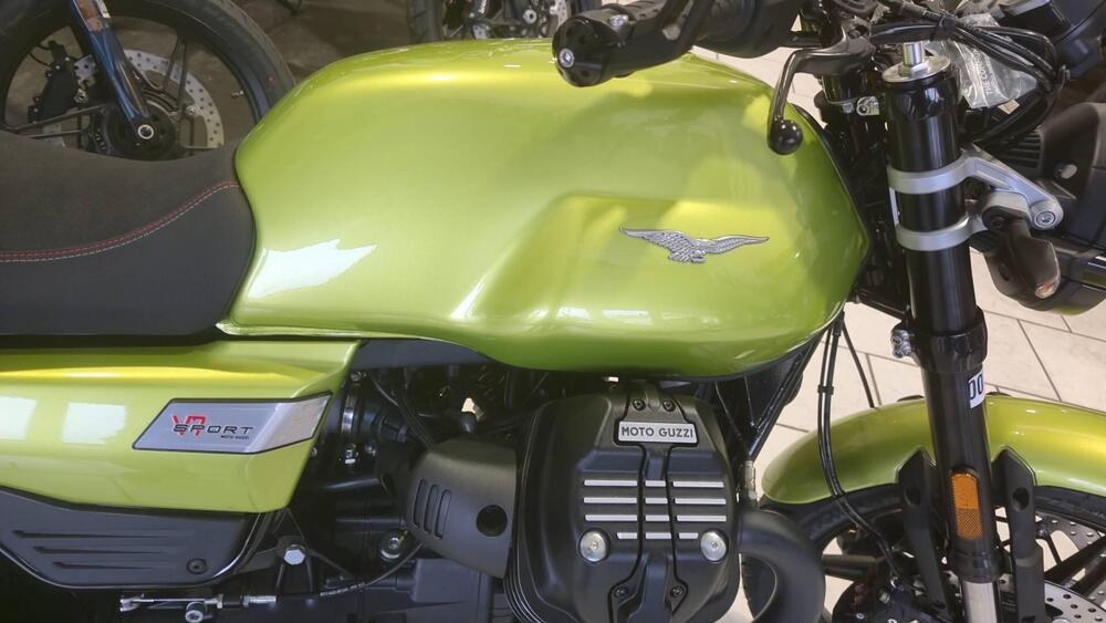 Moto Guzzi V7 Sport (2025) (4)