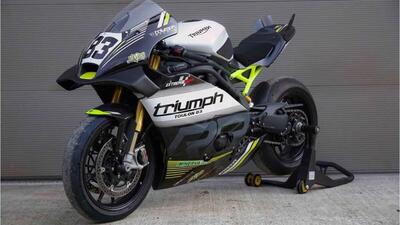Come ti trasformo una Triumph Speed Triple 1200 in una "Daytona" da pista