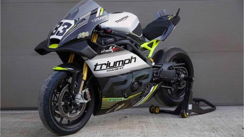 Come ti trasformo una Triumph Speed Triple 1200 in una &quot;Daytona&quot; da pista