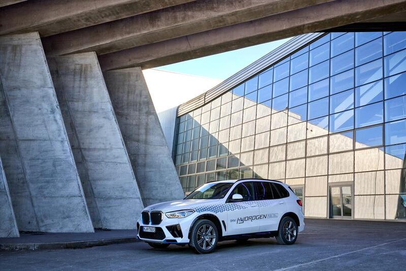 BMW i5X