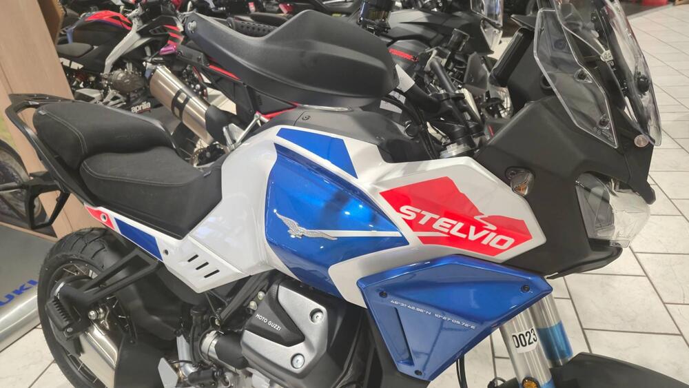 Moto Guzzi Stelvio Duecento Tributo (2025 - 26)