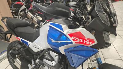 Moto Guzzi Stelvio Duecento Tributo (2025) nuova