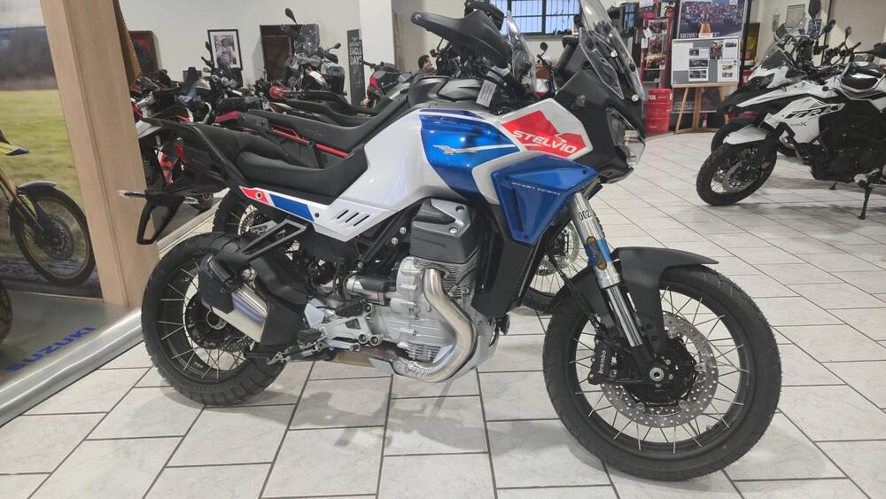 Moto Guzzi Stelvio Duecento Tributo (2025 - 26) (4)