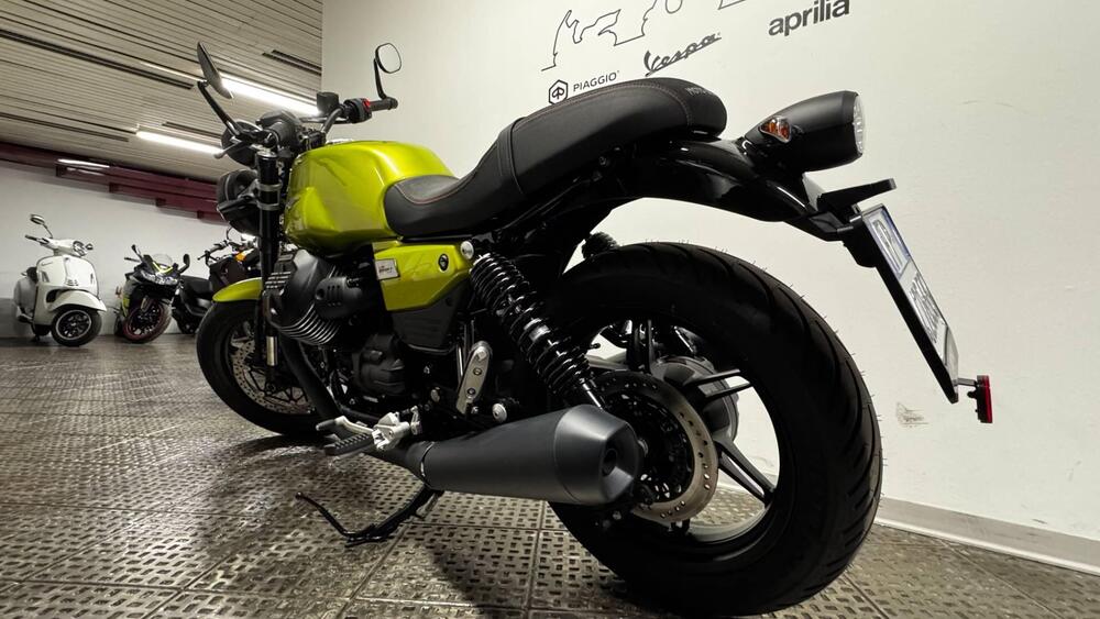 Moto Guzzi V7 Sport (2025) (4)