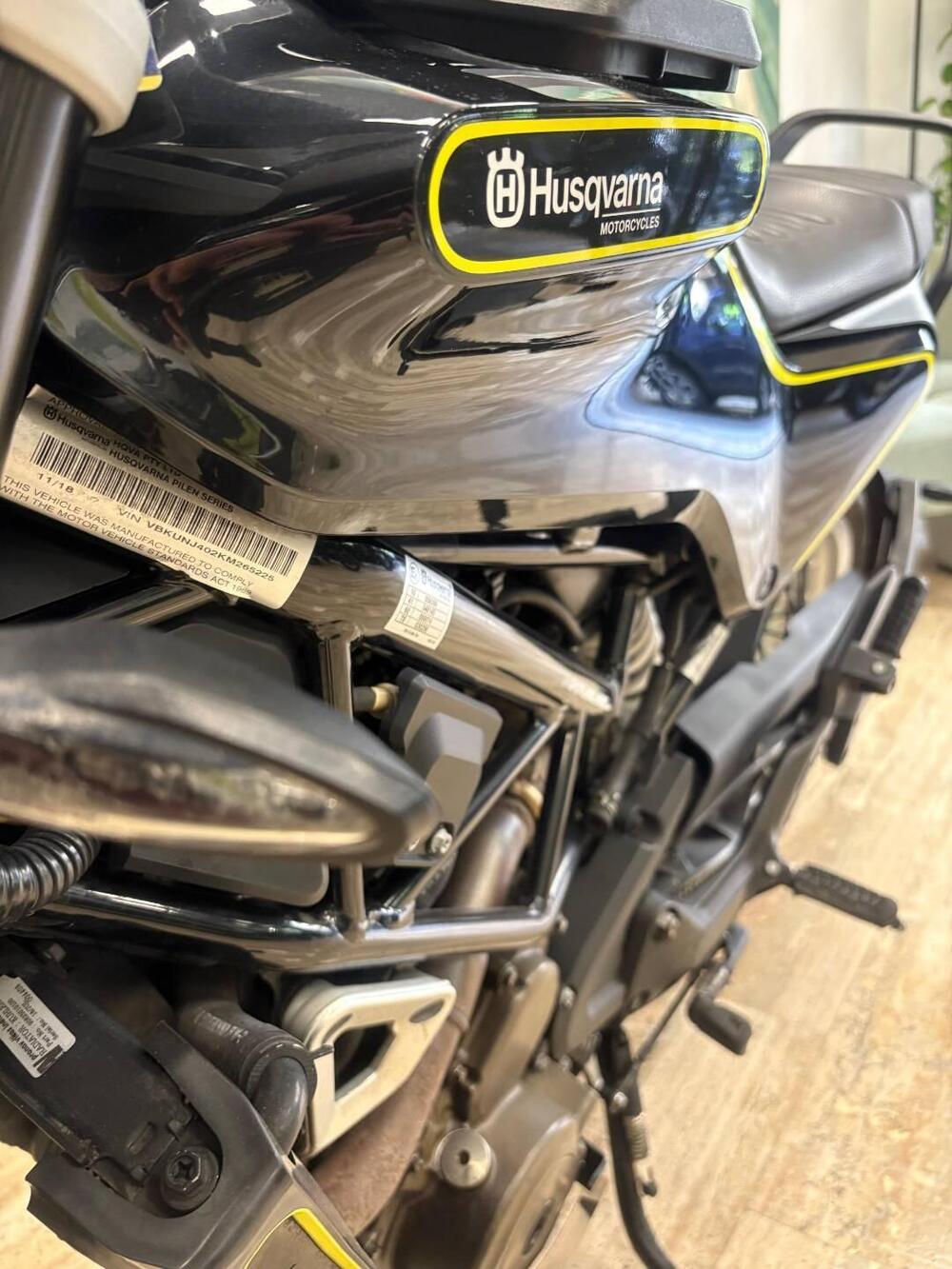 Husqvarna Svartpilen 401 (2018 - 19) (6)