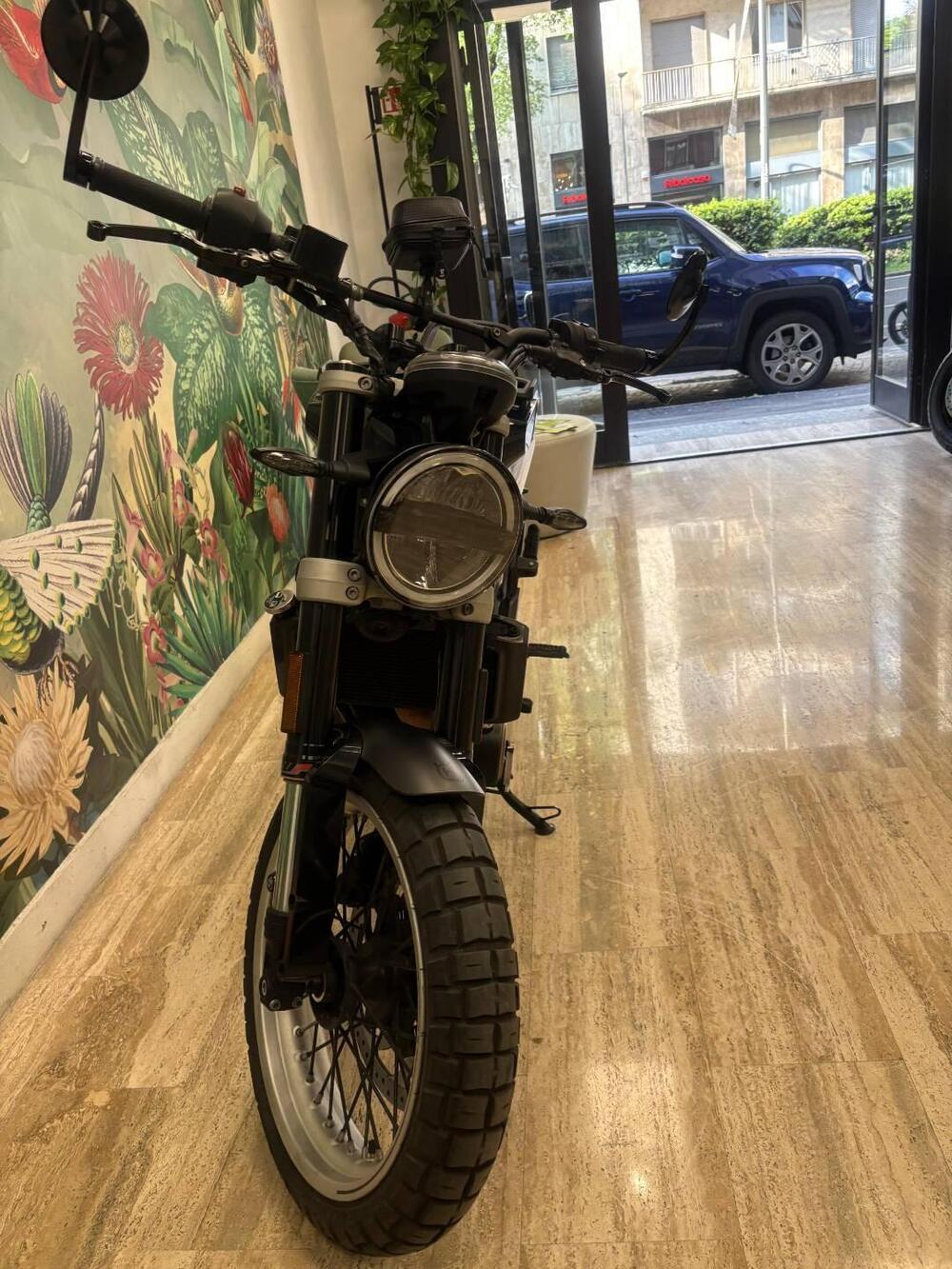 Husqvarna Svartpilen 401 (2018 - 19) (4)