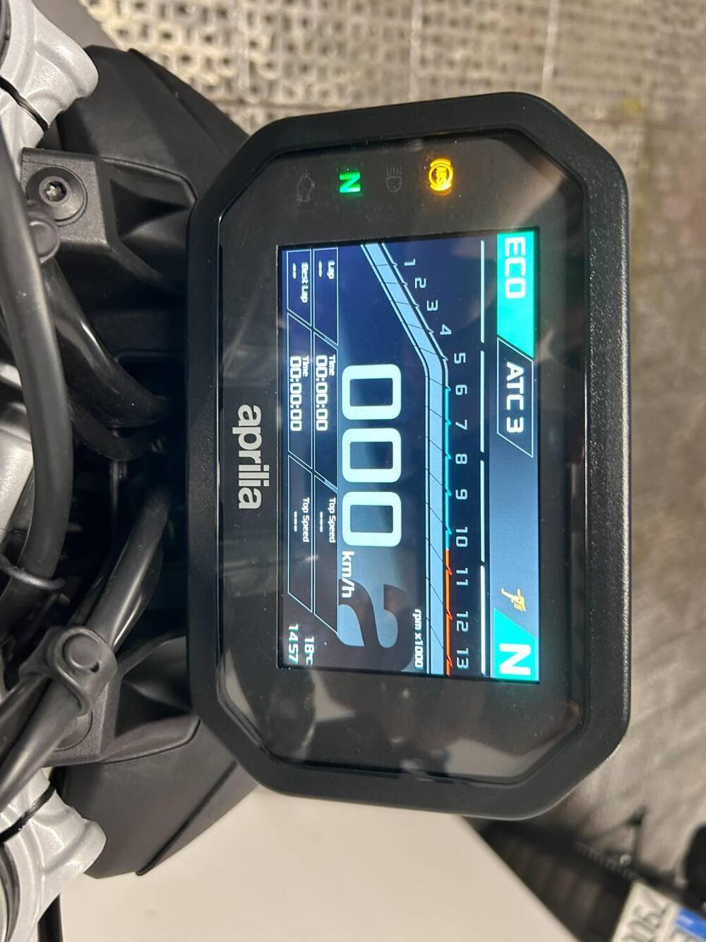 Aprilia Tuono 457 (2025) (5)