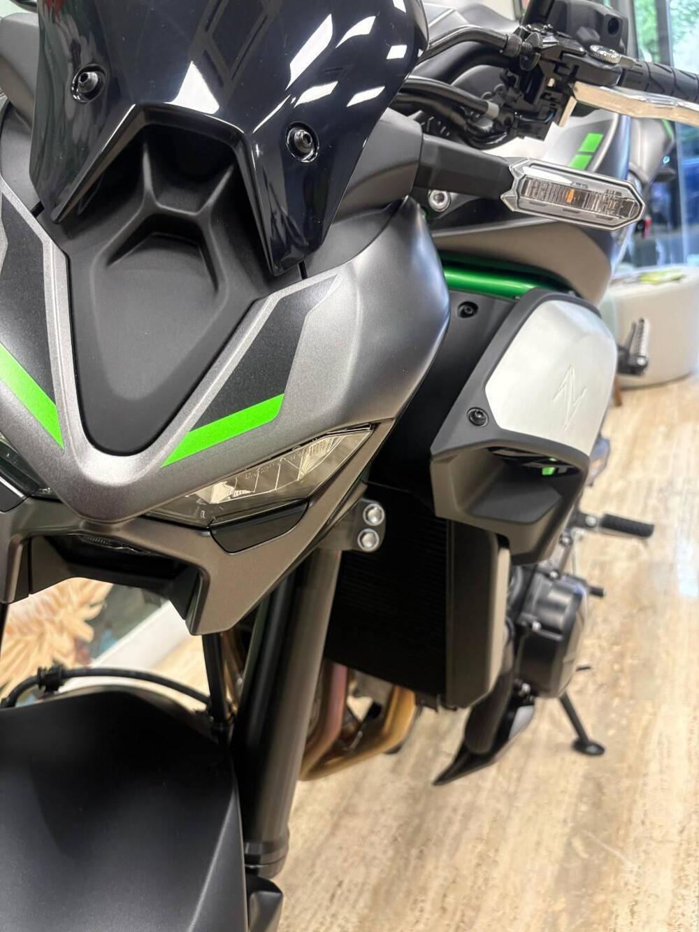 Kawasaki Z 900 (2025 - 26) (5)